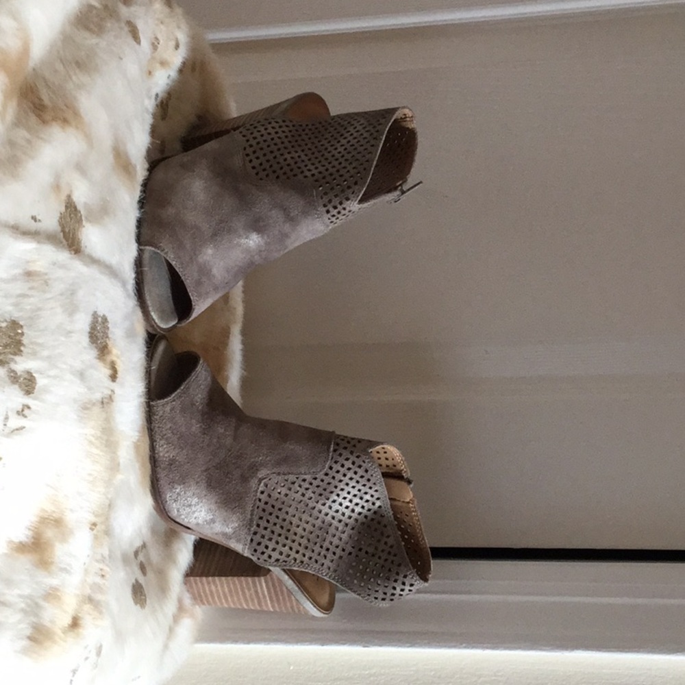 Lucky silver bootie